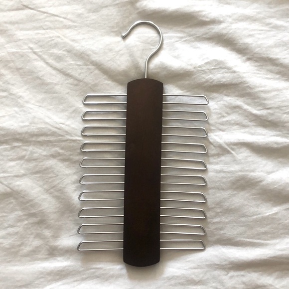 Tie hanger - Picture 1 of 3